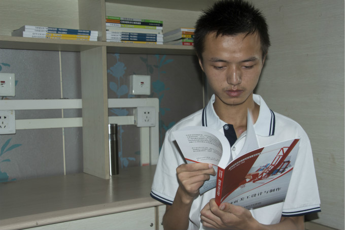 讓兄妹倆學(xué)門(mén)技術(shù)，是父親給他們最好的愛(ài)