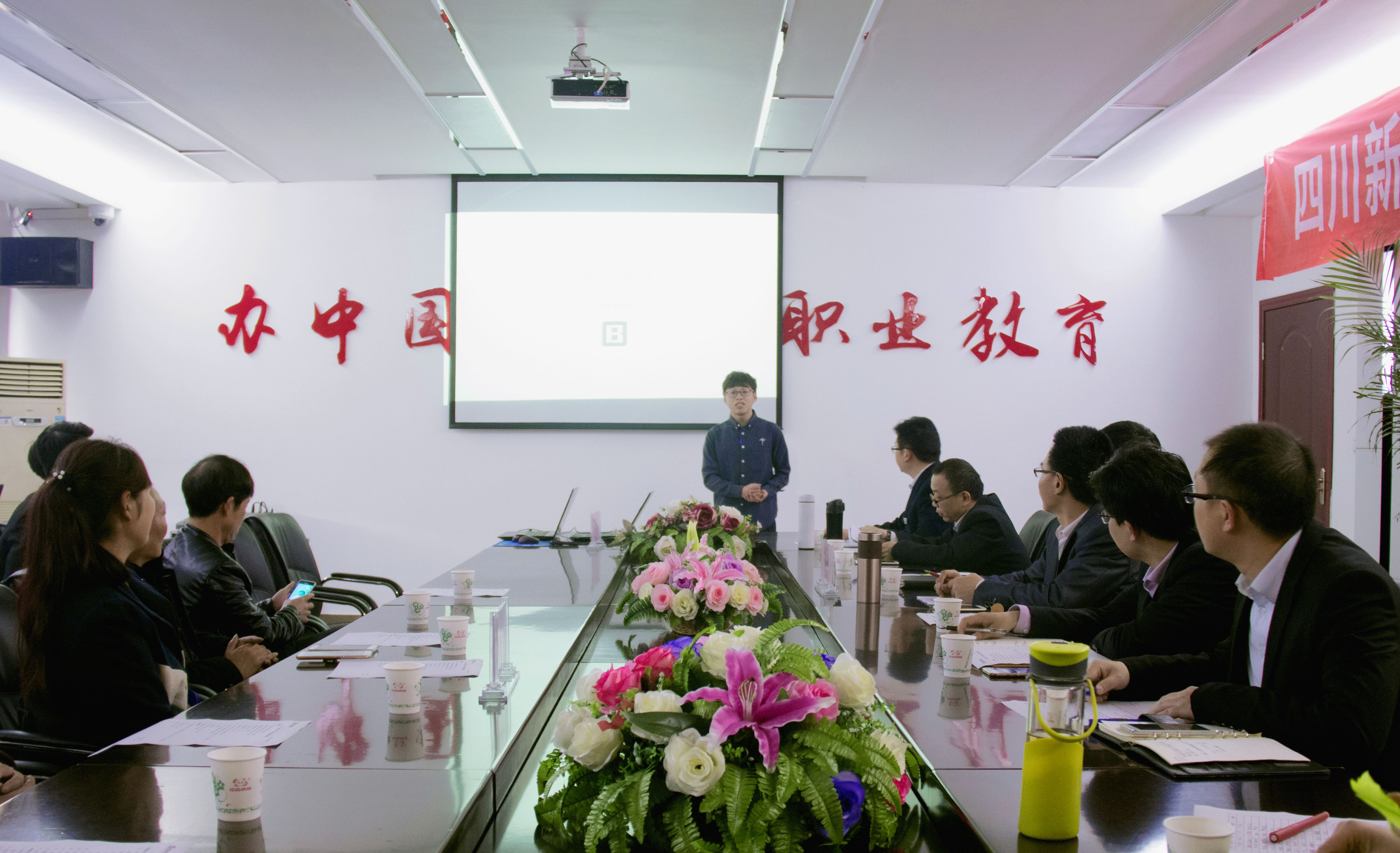 幸福就是，畢業(yè)答辯時(shí)有父母的見(jiàn)證