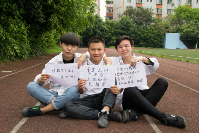 在母親節來臨之際，他們有些話想對母親說