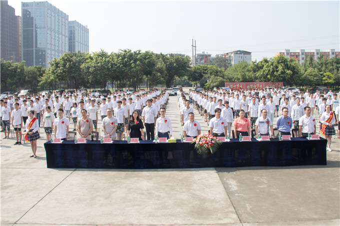 校企合作，玩轉(zhuǎn)新華學(xué)子職場未來
