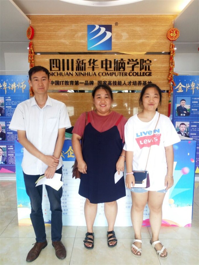 曾經(jīng)年少愛追夢，一心只想往前飛     