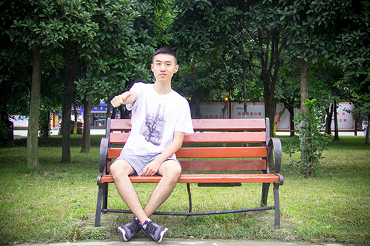 喜歡做軟件開發，來校學云計算專業