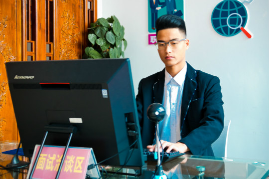 如果你遇見(jiàn)過(guò)四川新華，其他學(xué)校都變成將就