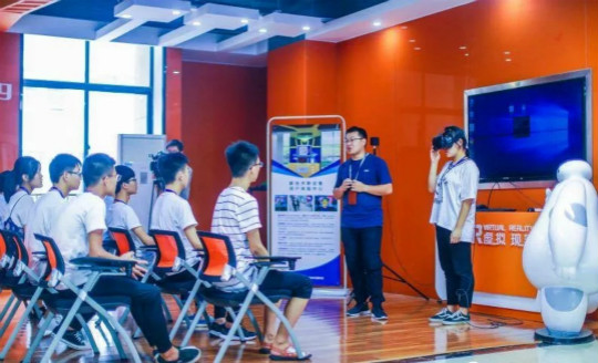 興教報(bào)國(guó) 匠心育人 新華互聯(lián)網(wǎng)科技再登央視！