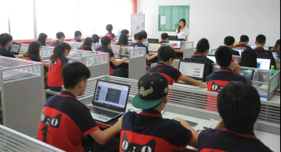 興教報(bào)國(guó) 匠心育人 新華互聯(lián)網(wǎng)科技再登央視！