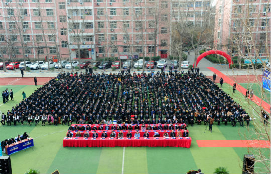 校企合作謀發展，人才搶定譜新篇