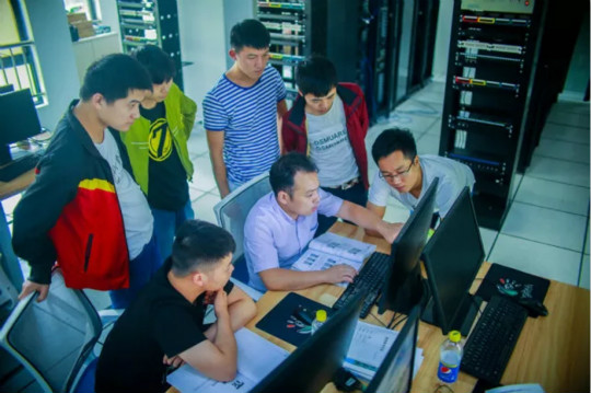 又雙叒叕上央視，看新華互聯網科技助力中國職教夢！