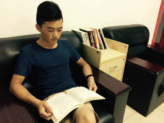 他用前半生讀懂了我，我用后半生贈你們歲月靜好