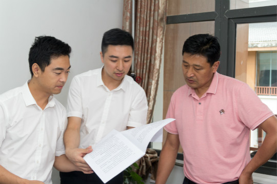 熱烈祝賀四川新華電腦學(xué)院對口松潘縣電商扶持項(xiàng)目成功簽約!