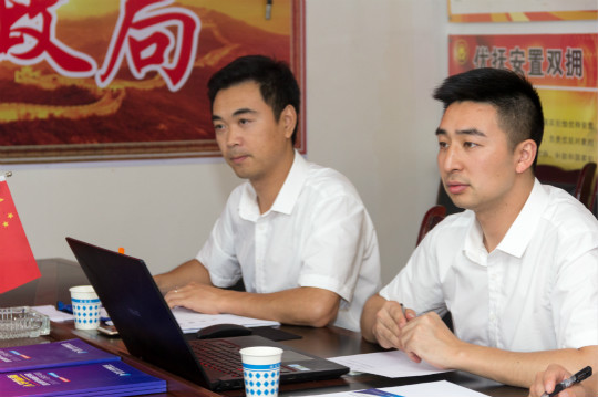 熱烈祝賀四川新華電腦學(xué)院對口松潘縣電商扶持項(xiàng)目成功簽約!