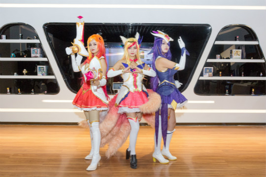 四川新華電競(jìng)專業(yè)正式開館 英雄聯(lián)盟聯(lián)誼賽奏響最強(qiáng)音