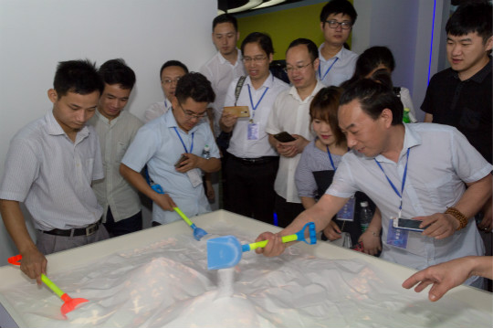 新華互聯(lián)網(wǎng)科技VR師資培訓(xùn)日志：名企參觀體驗