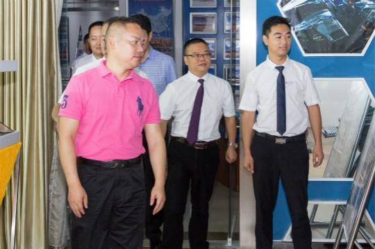 熱烈歡迎新華教育集團領(lǐng)導(dǎo)一行蒞臨我院參觀指導(dǎo)