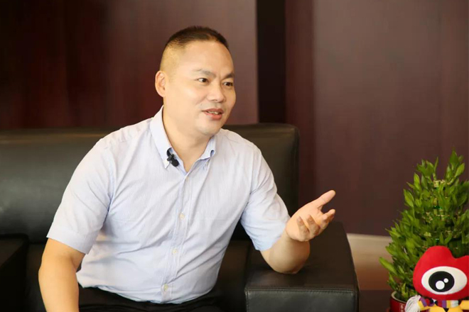 新華教育集團(tuán)常務(wù)副總裁許紹兵接受新浪網(wǎng)專訪