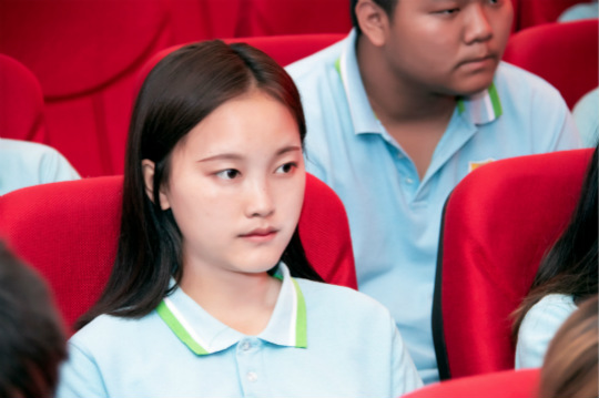 恭喜四川新華·帆攝影精英定向班簽約成功!校企合作再上新臺(tái)階!