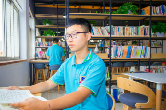 【新生故事】人生只有兩季：奮斗是旺季，懈怠是淡季