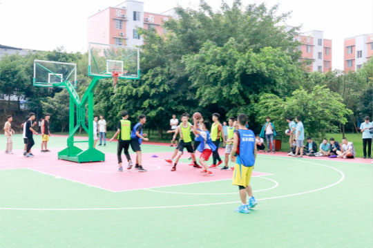 完美收官！四川新華籃球賽火力全開 決賽現場上演強強對決！