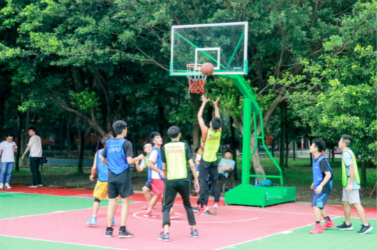 完美收官！四川新華籃球賽火力全開 決賽現場上演強強對決！