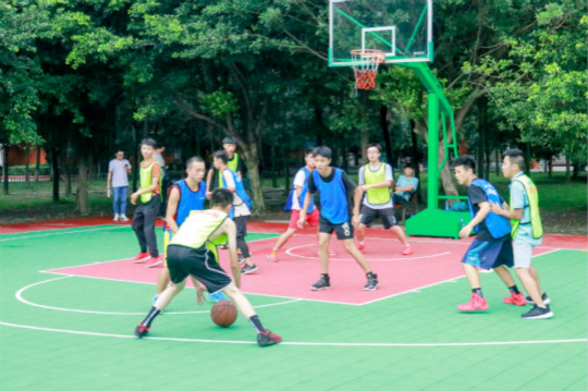 完美收官！四川新華籃球賽火力全開 決賽現場上演強強對決！