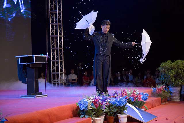 “慶國慶·迎新生”暨四川新華2018年秋季開學(xué)典禮圓滿落幕