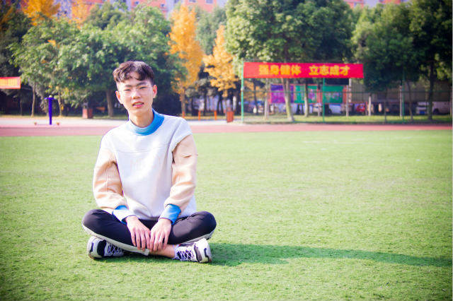 一見鐘情的電競見之不忘，思之如狂