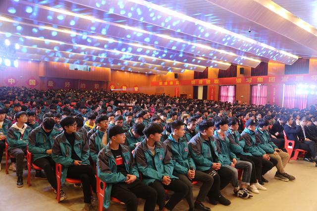 “新華·瀾庭集杯”互聯(lián)網(wǎng)職業(yè)技能大賽頒獎盛典啟幕！