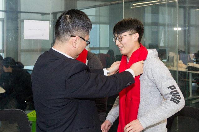 四川新華告訴你如何培養(yǎng)職場(chǎng)中的社交能力