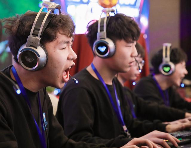 “新華互聯網杯”XCG英雄聯盟爭霸賽全國總決賽見證榮耀誕生！