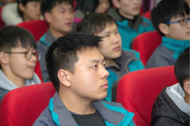 新生的第一課，四川新華2019級(jí)新生座談會(huì)！