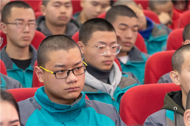 陽春三月，好事不斷！校校簽約再上新臺階、大數據智能學院正式揭牌！