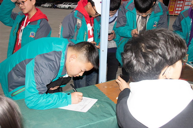 我想高薪就業，零基礎的初中生現在學還晚不晚？