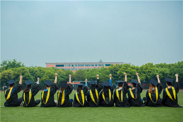 最美畢業(yè)季|此去繁花似錦，歸來(lái)仍是少年！