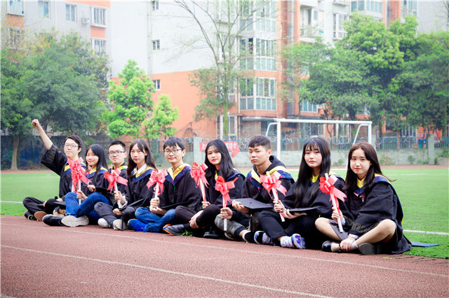 最美畢業(yè)季|此去繁花似錦，歸來(lái)仍是少年！