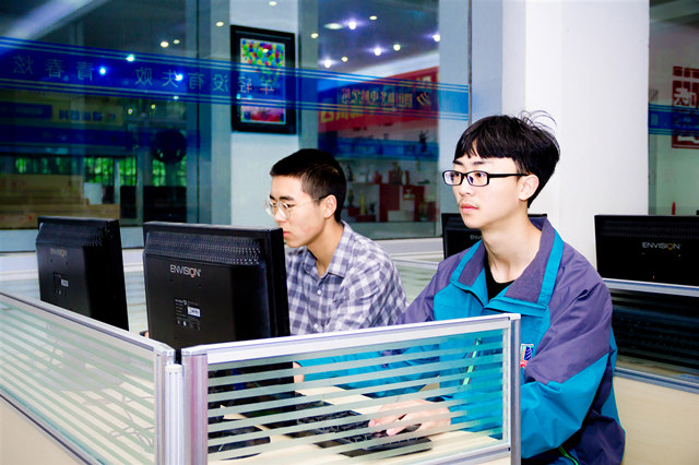 涅槃重生，工作兩年后，選擇新華重新出發(fā)