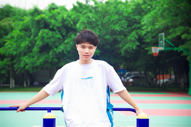 選擇一所好學校，選擇一個好未來！