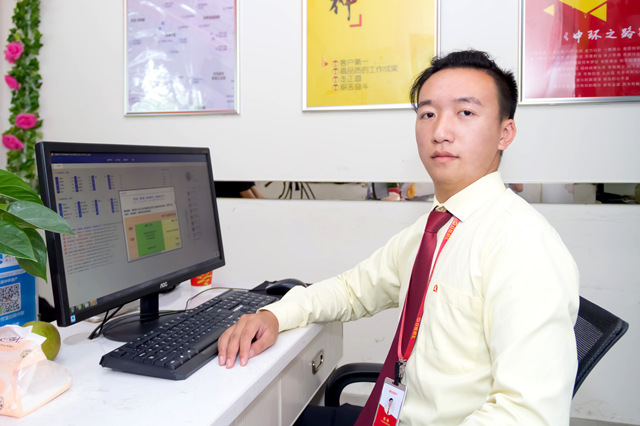 就業學子——鄧柯