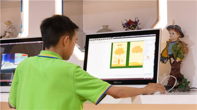 新生故事|不向生活低頭,我來(lái)新華證明自己