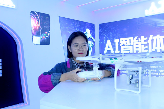 優(yōu)秀學子|張悅：未來不將就，在新華遇見更好的自己