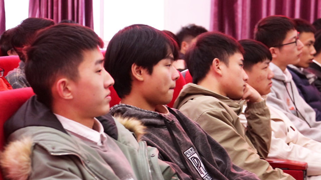 名企大咖進校園，職場干貨學不停! 