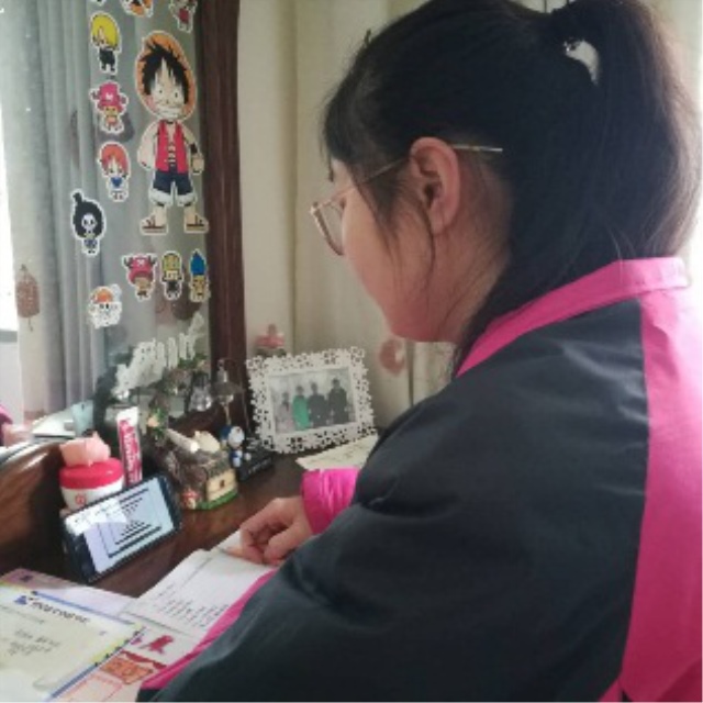 同學，你認真學習的樣子真好看！