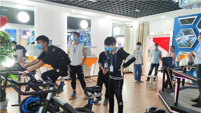 5?1嗨學(xué)季|四川新華五一試學(xué)體驗營火爆開營!