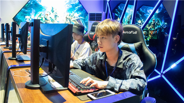 5?1嗨學(xué)季|四川新華五一試學(xué)體驗營火爆開營!