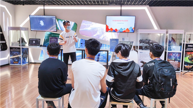 5?1嗨學(xué)季|四川新華五一試學(xué)體驗營火爆開營!