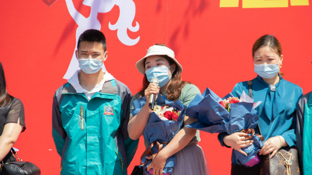 母親節(jié)：人生的舞臺上，母愛從不缺席