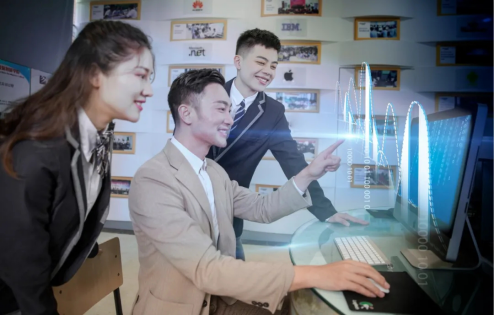 新華超級品牌計劃，助你就業無憂