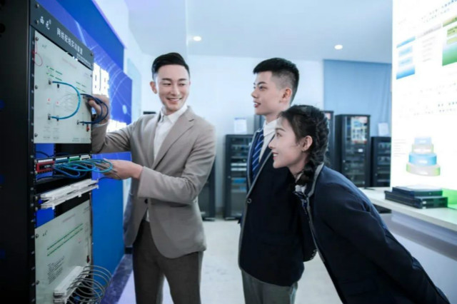 聚焦兩會｜今明兩年職業技能培訓3500萬人次以上，新華有這些優勢!