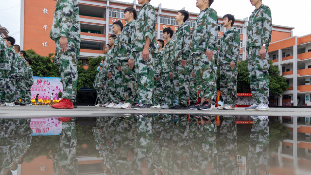 新生的第一課，軍訓生活打響了新生活的第一槍！