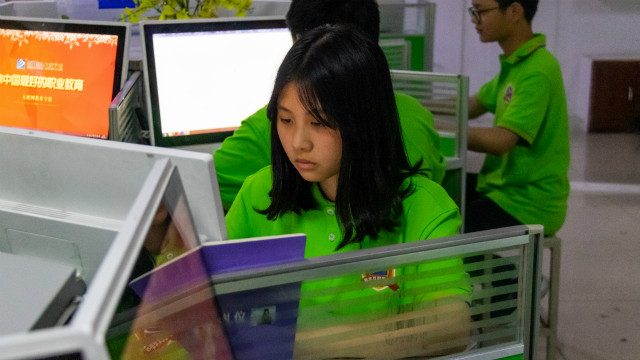 想要學一門實用的技術，選擇了UI