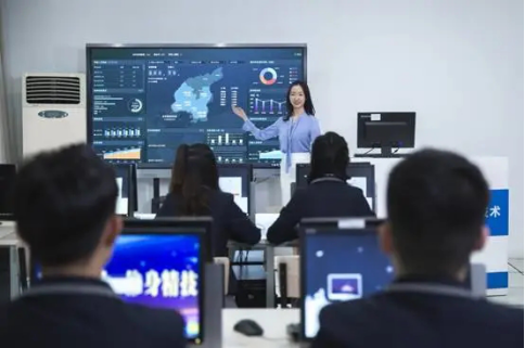 學互聯網金融與智能財會專業，為什么要來新華？