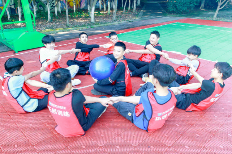 新華少年，載著夢想奮力奔跑！